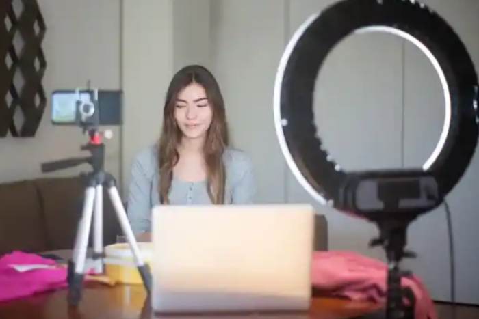 My wife announced her pregnancy in a live stream